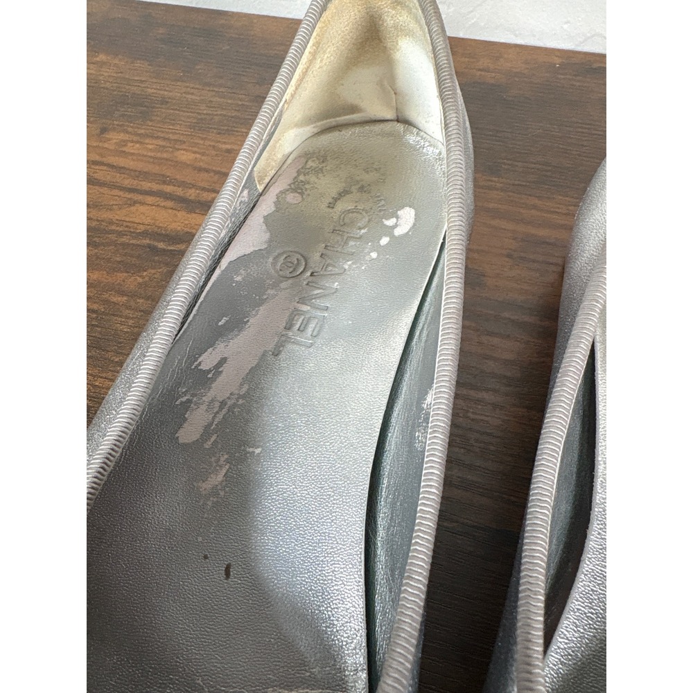 Chanel Silver Metallic Leather CC Logo Bow Ballet Flats Shoes Italy - Picture 6 of 11